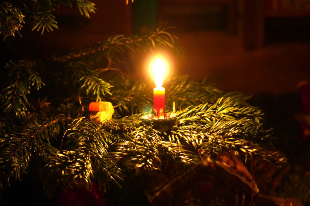 Weihnachtsbaum mit Kerze